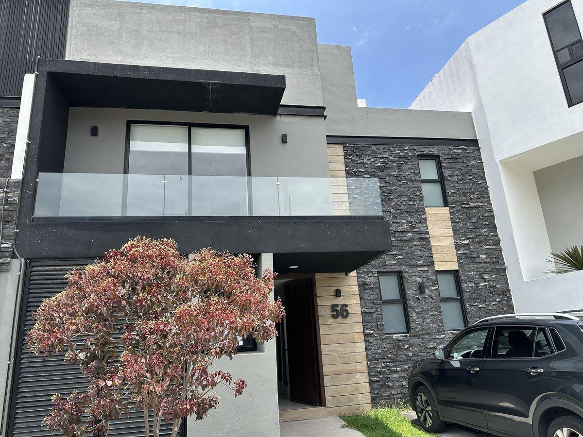 Elegante casa con terraza en Lomas de Angelópolis II
